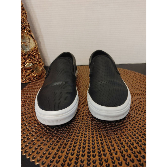 VANS Classic Slip-On Size 7.5(M) or 9(W) - Picture 2 of 5